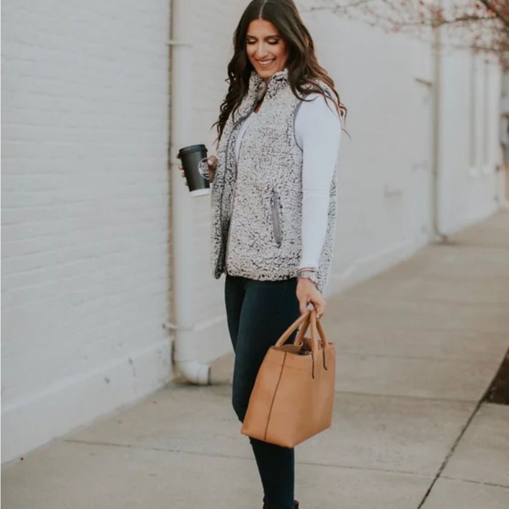 Thread Supply Fleece vest - Size Small